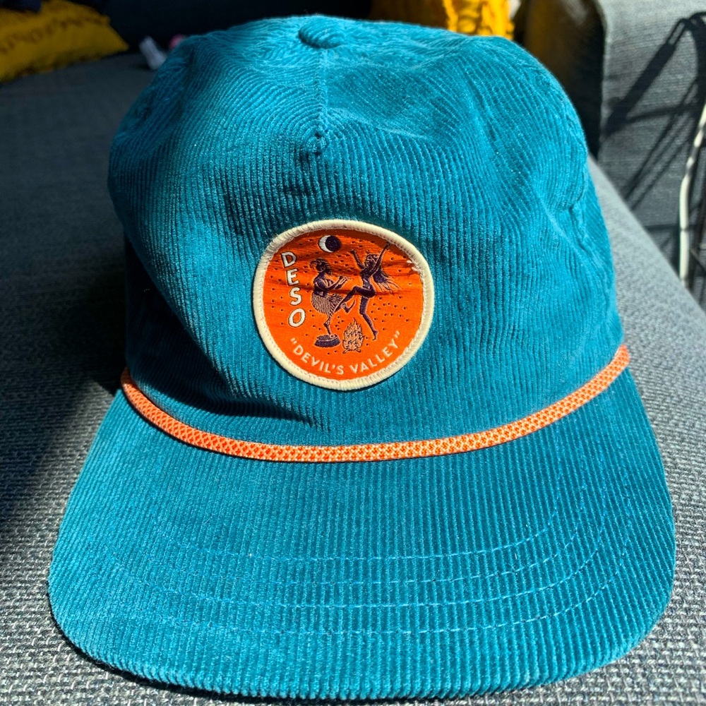 Deso - corduroy hat